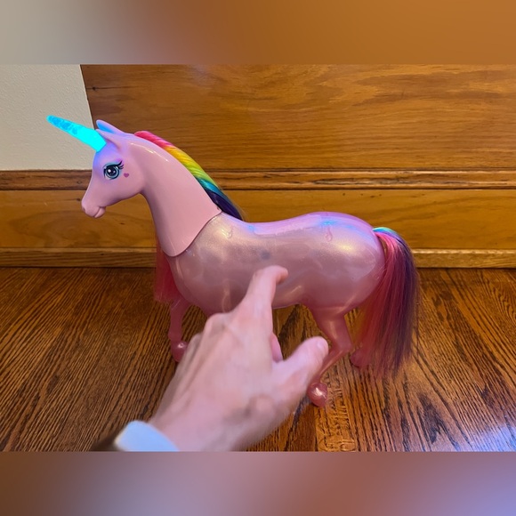 Barbie Dreamtopia Unicorn Toy w/ Rainbow Hair, Magical Lights & Sounds. - Picture 3 of 4